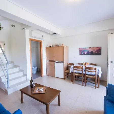 Appartement Manoleas - 7 *