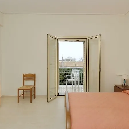 Manoleas - 7 Apartment Stoupa